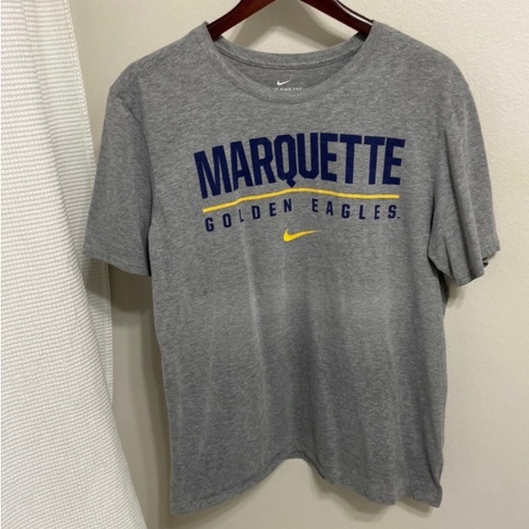 Men’s Nike Tee Marquette Golden Eagles athletic cut grey shirt. - Picture 4 of 12
